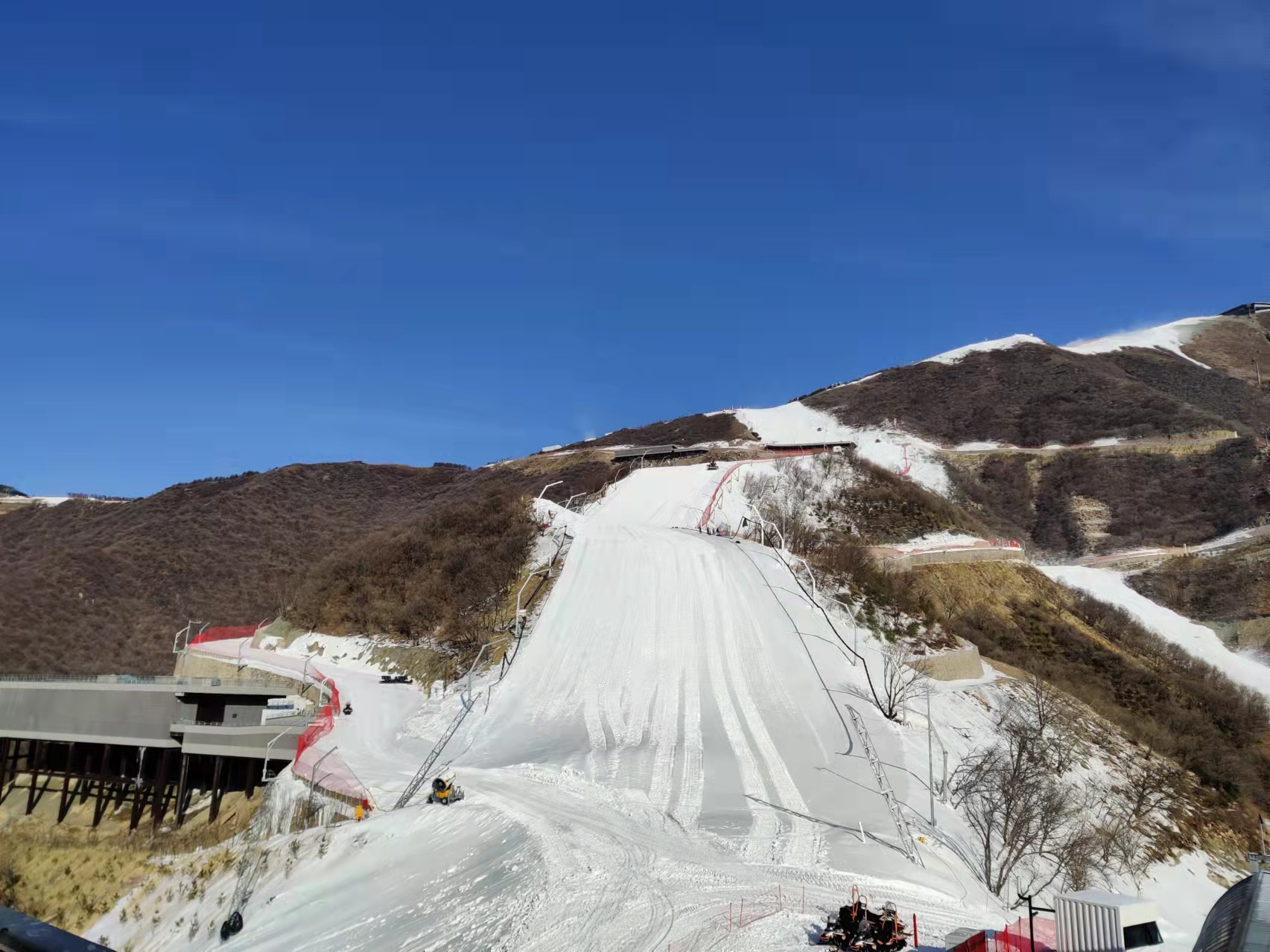 国家高山滑雪中心雪道。 本文图片 记者 程婷 摄